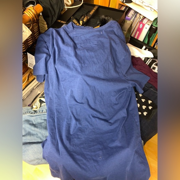 Banana Republic 🍌 Blue Buttoned T-Shirt. - Picture 2 of 3